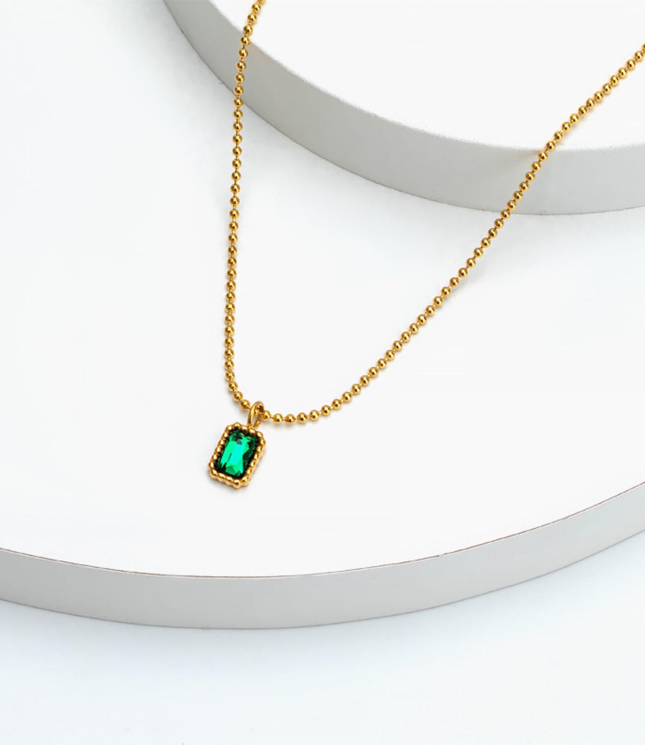 Exquisite emerald necklace for dashing men. ππ§