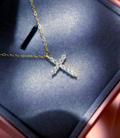 Cross Necklace in Gift Box - A Timeless Symbol 🎁✨