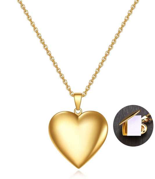 Gold heart necklace for children, customizable with name engraving. 💛👧🎁